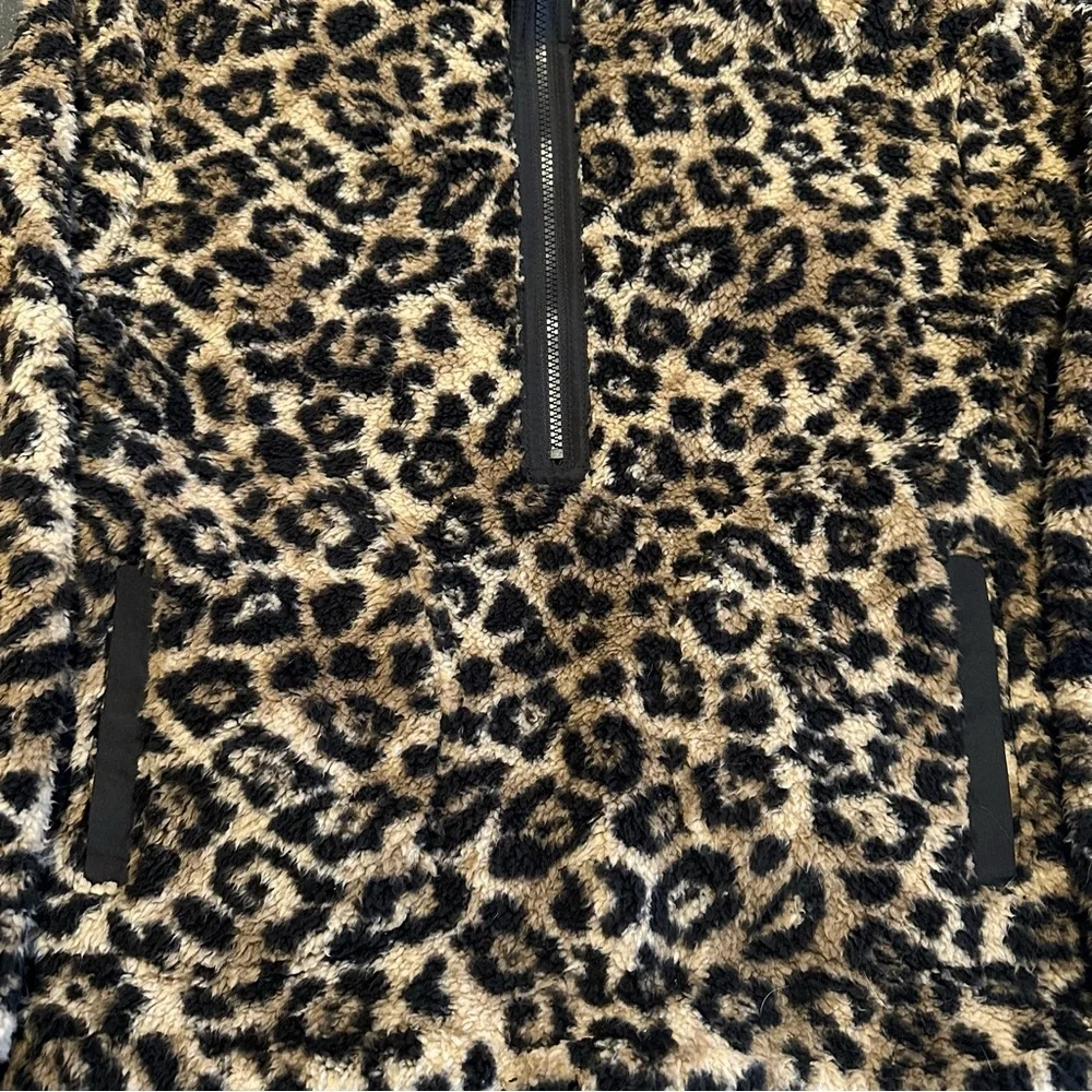 No Boundaries Animal Print Pullover Womens Fleece Sweater XS Cheetah Leopard - Picture 6 of 7